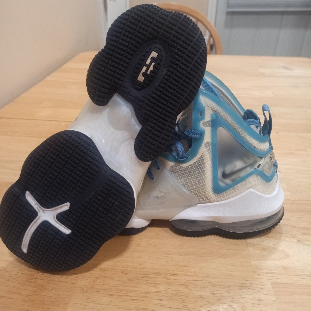 Nike LeBron XIX 19 Space Jam 'Sweatsuit' Basketball Shoes Size 7 DD0418-100 - Picture 6 of 11